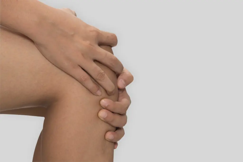 sharp pain in your knee